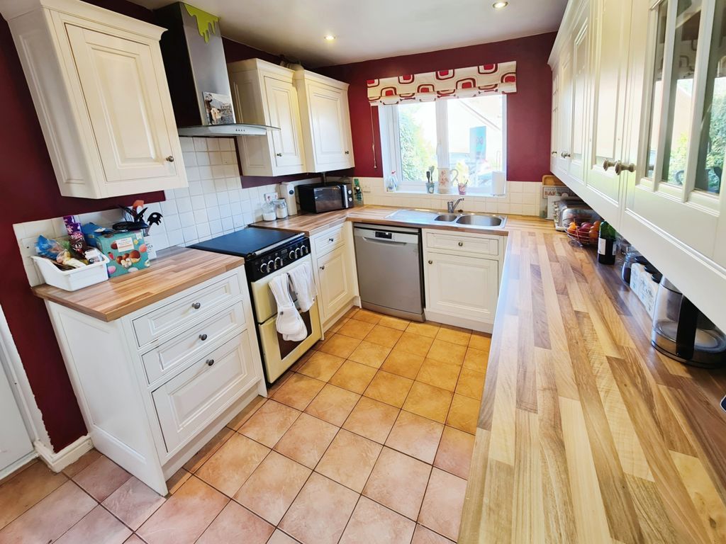 4 bed detached house for sale in Denbigh Close, Marston Moretaine, Bedford MK43, £440,000
