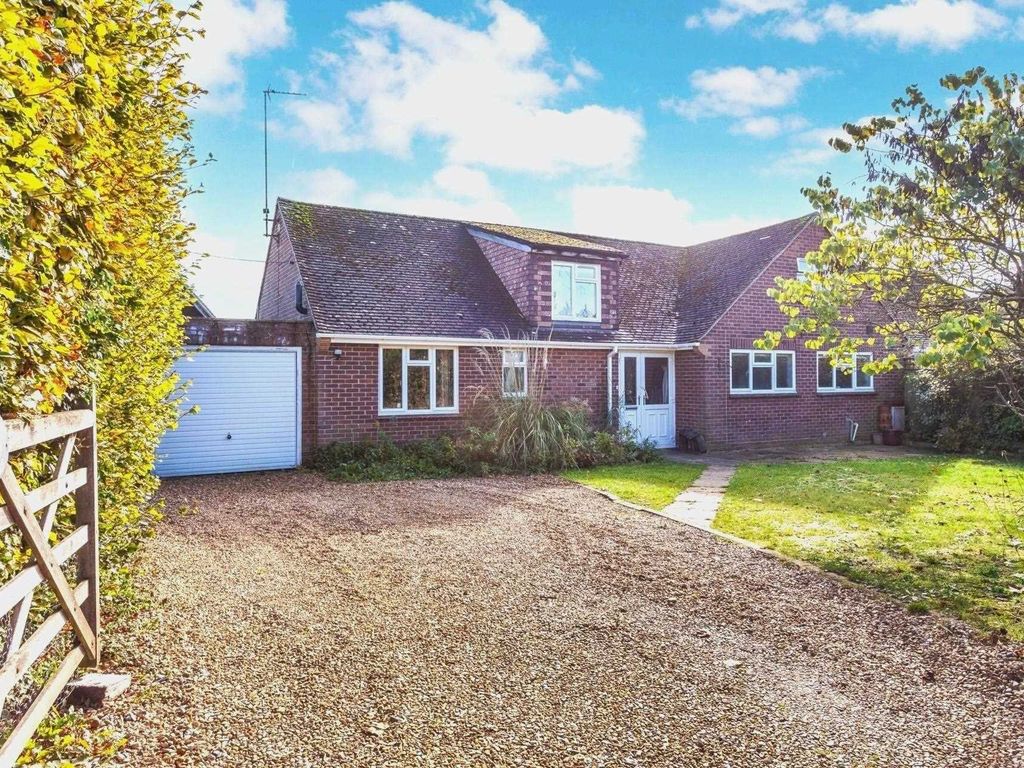 4 bed semi-detached house for sale in The Hamlet, Gallowstree Common, South Oxfordshire RG4, £679,950