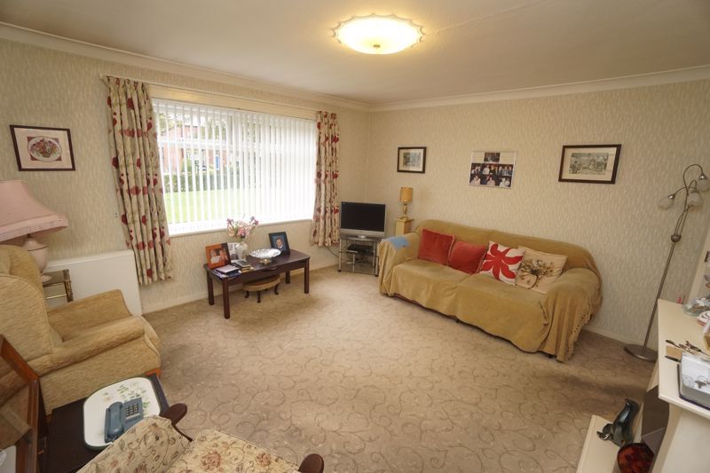 2 bed flat for sale in Carslake Avenue, Bolton BL1, £80,000