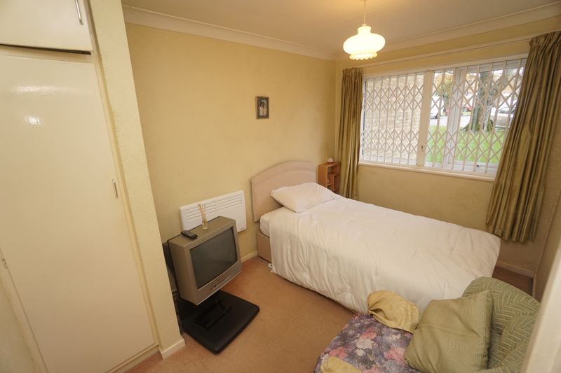 2 bed flat for sale in Carslake Avenue, Bolton BL1, £80,000