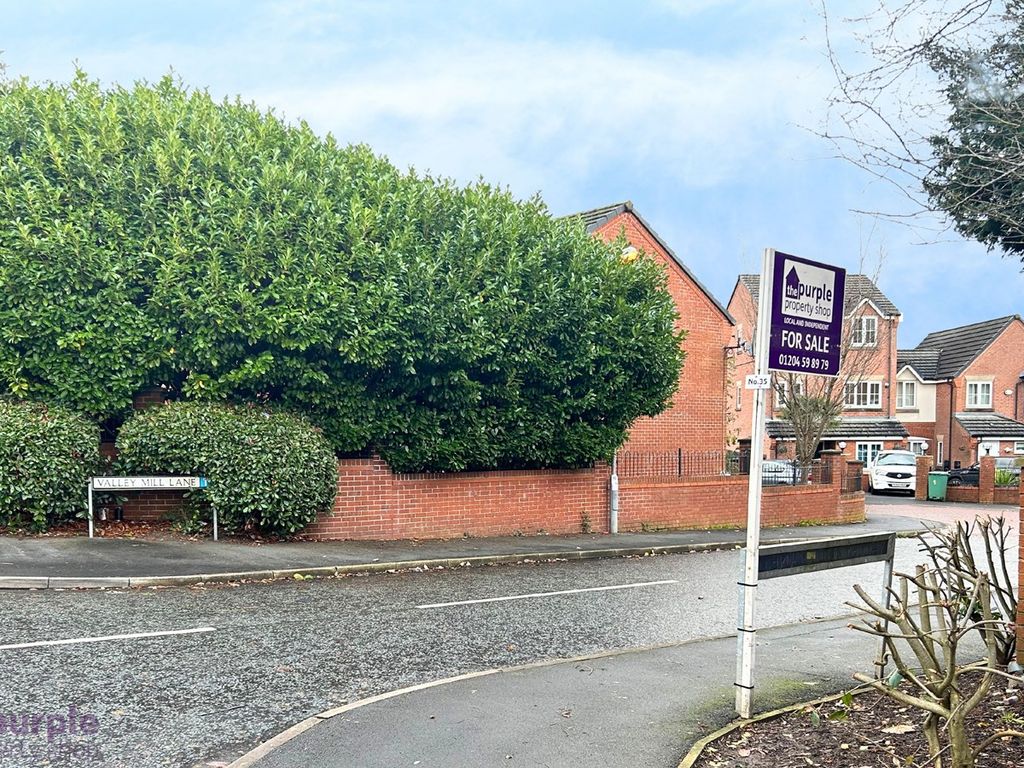 1 bed flat for sale in Valley Mill Lane, Bury BL9, £105,000