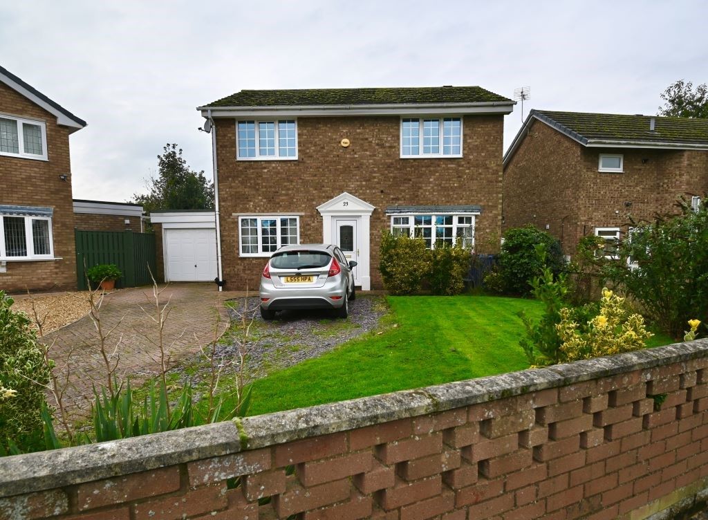 4 bed detached house for sale in Sandhill Rise, Auckley, Doncaster DN9, £350,000