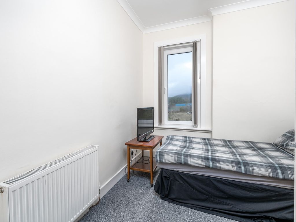 3 bed flat for sale in Main Street, Crosshill, Lochgelly KY5, £105,000