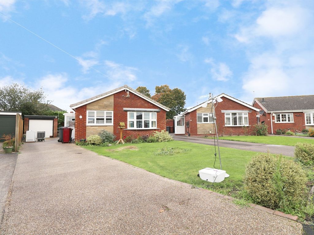 2 bed detached bungalow for sale in The Meadows, Burringham, Scunthorpe DN17, £175,000