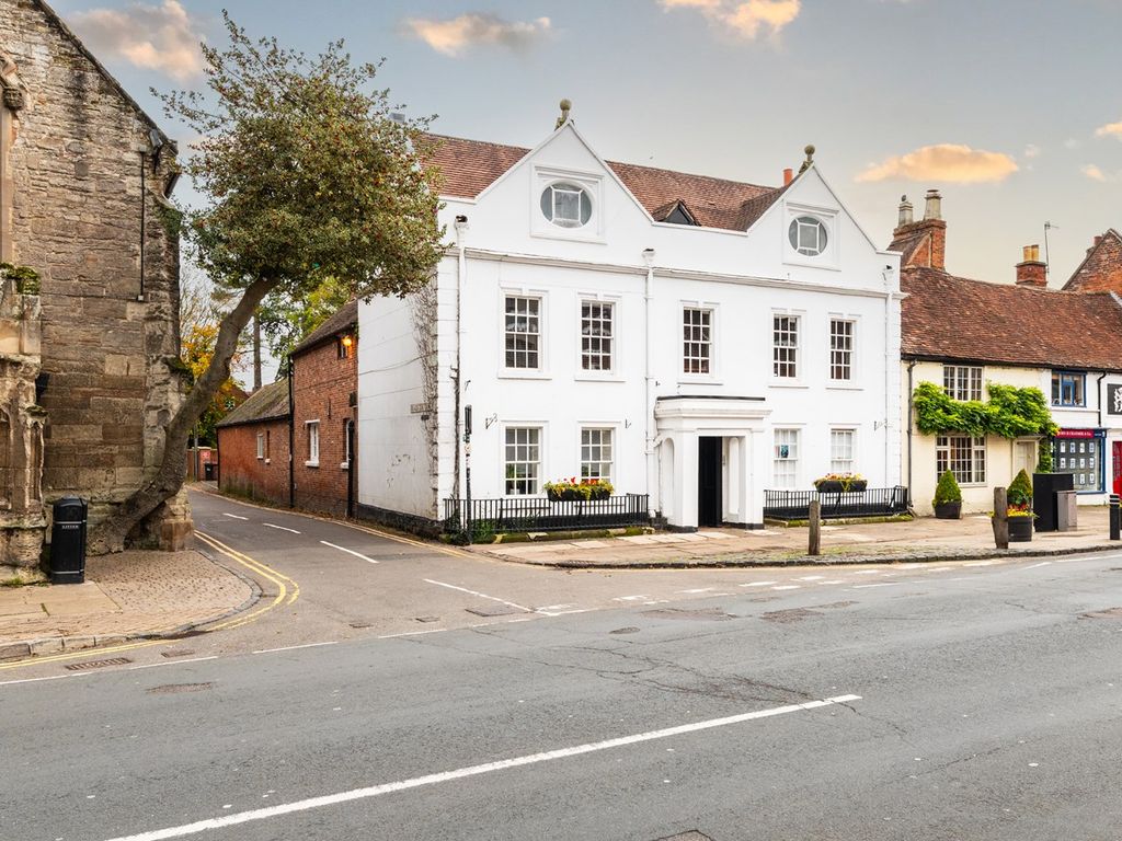 4 bed flat for sale in High Street, Henley-In-Arden B95, £725,000