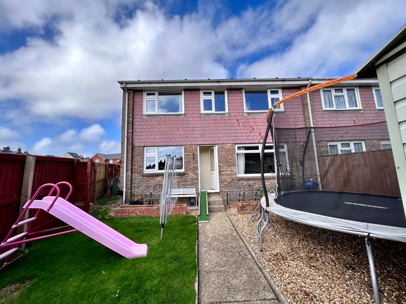 3 bed property for sale in Hookes Way, Newport PO30, £199,950