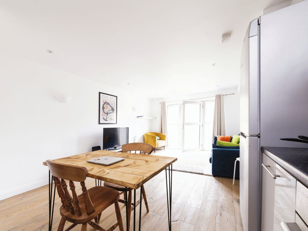 1 bed flat for sale in Brixton Water Lane, London SW2, £360,000