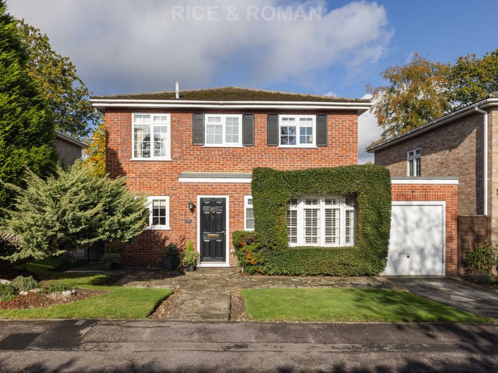 4 bed detached house for sale in Caldwell Road, Windlesham GU20, £770,000