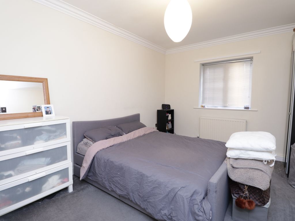 2 bed flat for sale in Backside Lane, Warmsworth, Doncaster DN4, £119,995