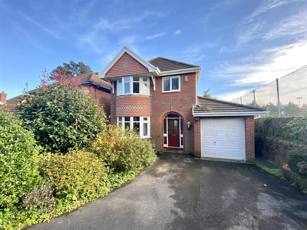 3 bed detached house for sale in Larkfield Park, Chepstow NP16, £420,000