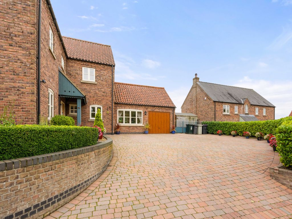 5 bed detached house for sale in Chapel Court, Fulletby, Horncastle LN9, £525,000