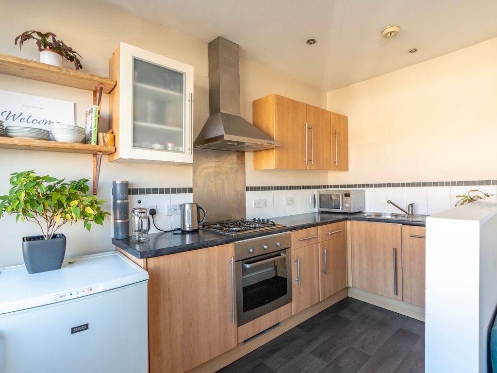 2 bed flat for sale in Keys Avenue, Horfield, Bristol BS7, £210,000