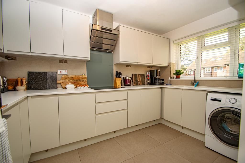 3 bed terraced house for sale in The Birches, Goring On Thames, Oxfordshire RG8, £525,000