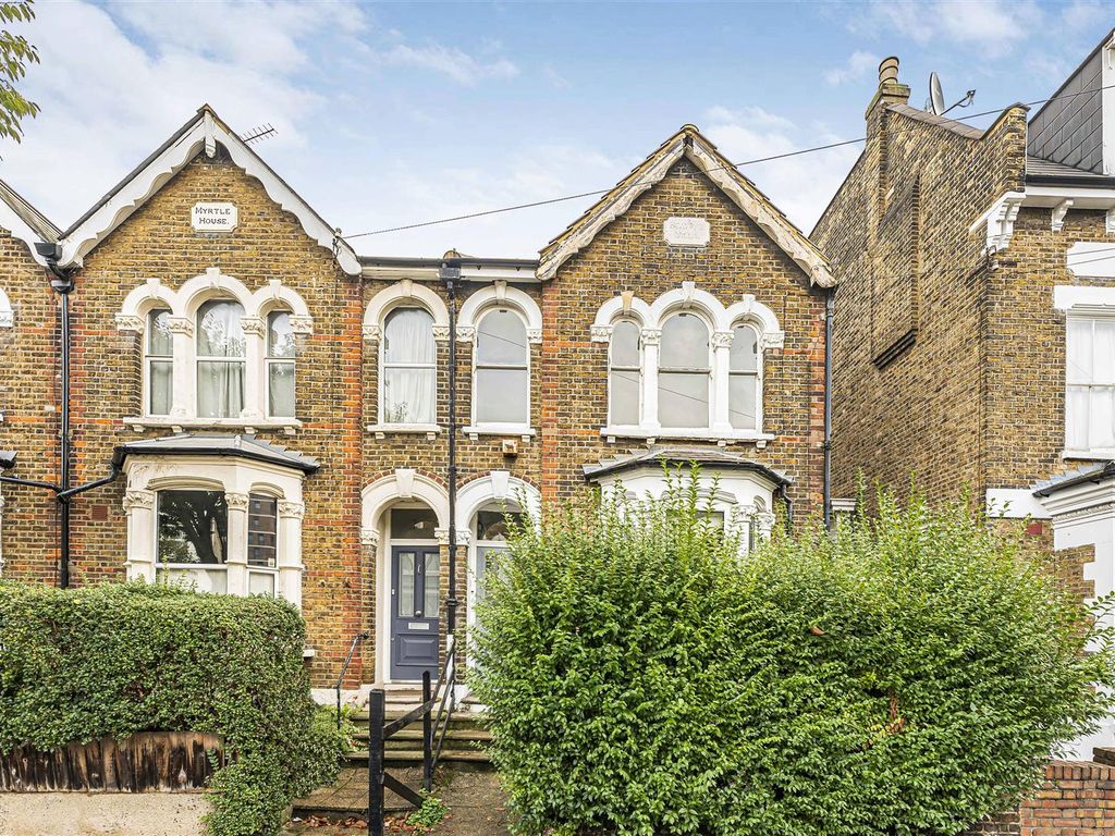 2 bed flat for sale in Stainforth Road, Walthamstow, London E17, £475,000