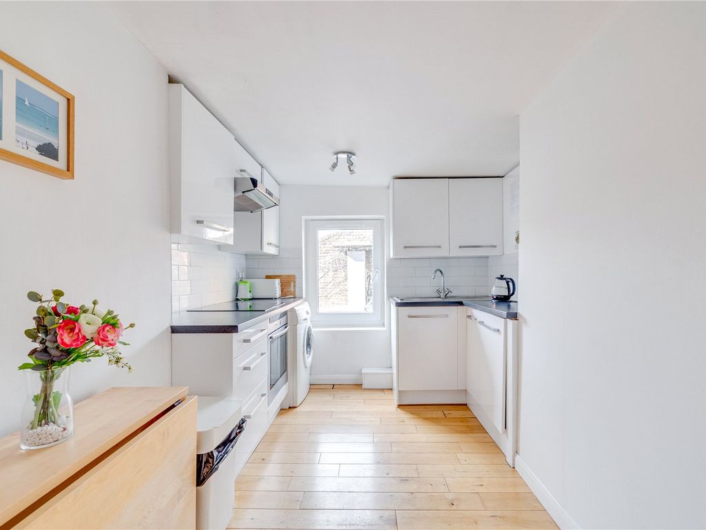 2 bed maisonette for sale in North End Road, Barons Court W14, £399,500