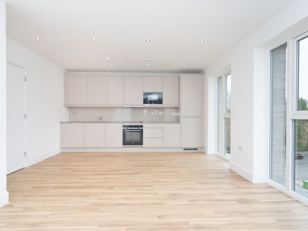 2 bed flat to rent in 3 Aerodrome Road, Colindale NW9, £2,350 pcm
