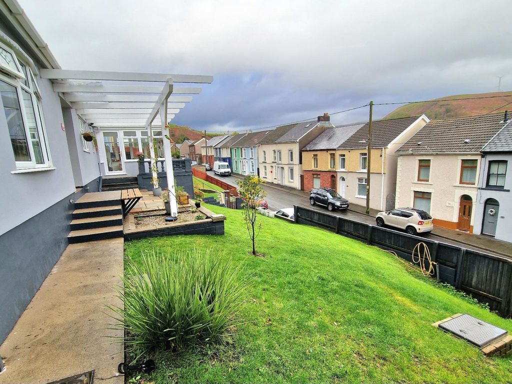 3 bed detached bungalow for sale in Vale View, Ogmore Vale, Bridgend CF32, £259,950