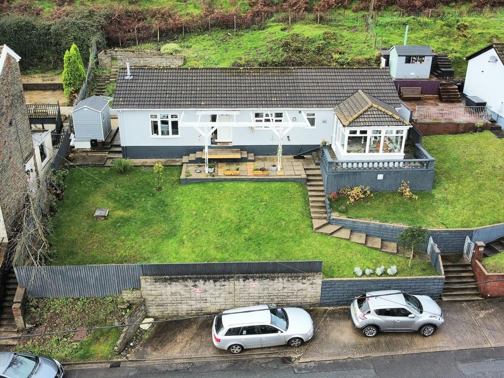 3 bed detached bungalow for sale in Vale View, Ogmore Vale, Bridgend CF32, £259,950