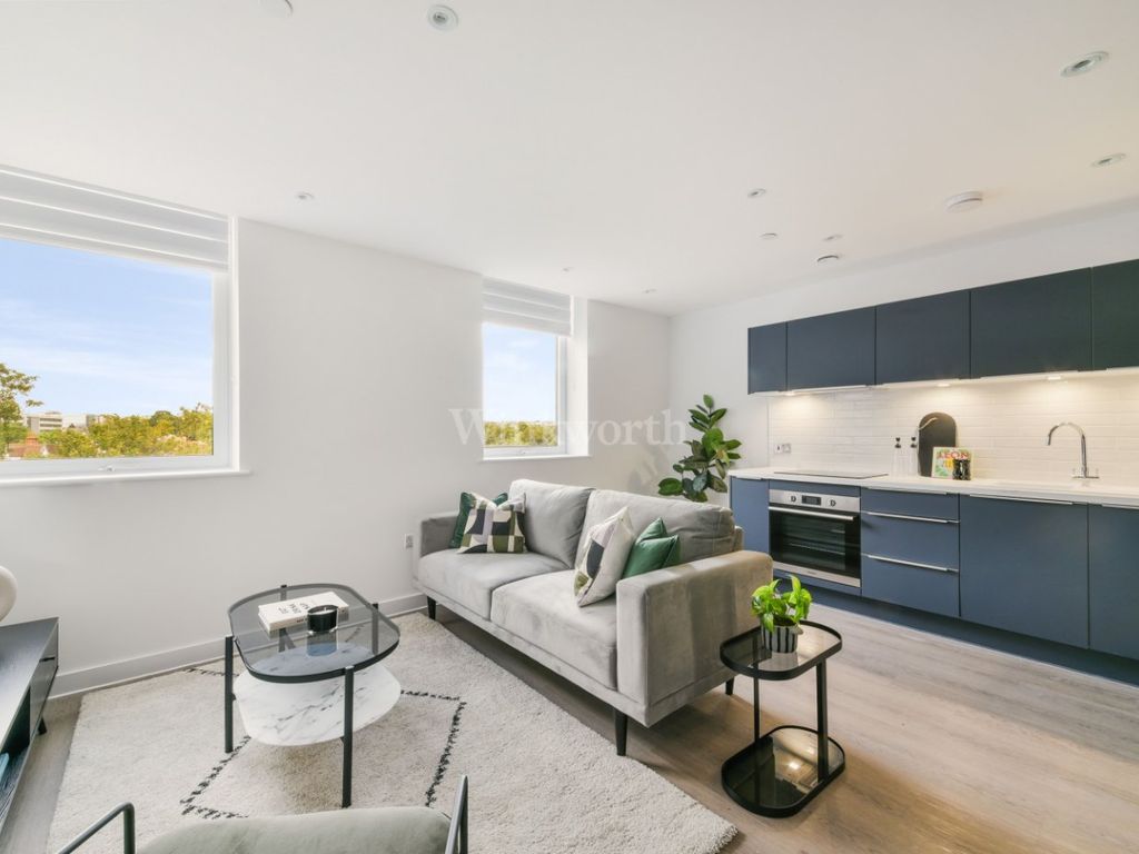 2 bed flat to rent in Beckenham Road, Beckenham BR3, £1,875 pcm