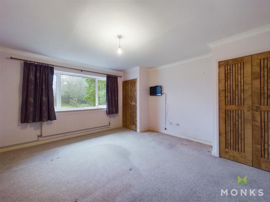 3 bed detached bungalow for sale in Dudleston Heath, Ellesmere SY12, £385,000