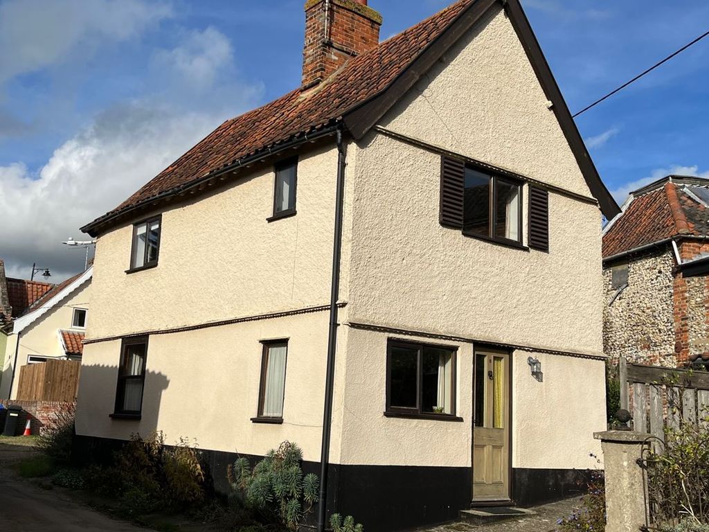 2 bed detached house for sale in Castle Lane, Bungay NR35, £265,000