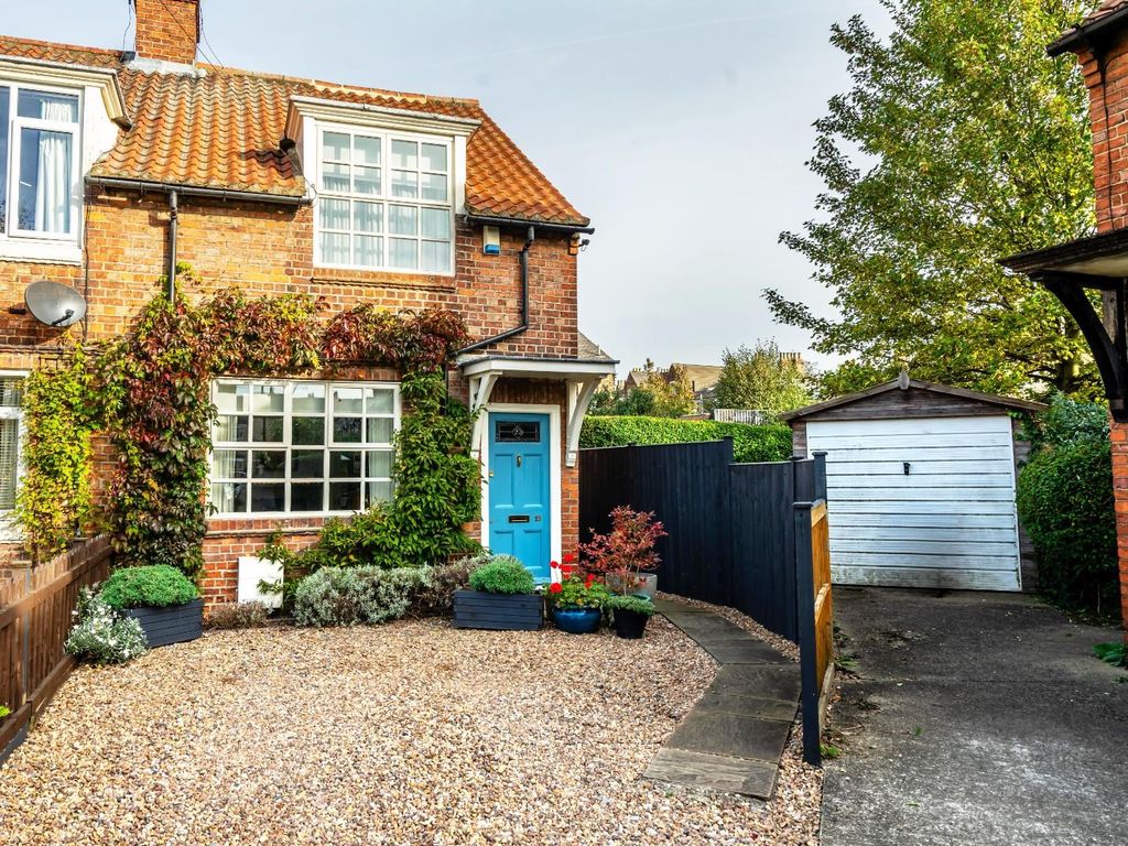 2 bed cottage for sale in Alma Grove, Fulford, York YO10, £425,000
