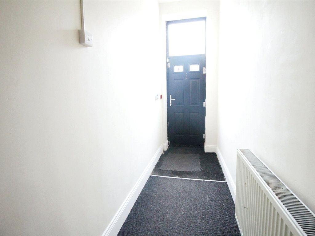 Room to rent in Bolton Road, Farnworth, Bolton, Greater Manchester BL4, £650 pcm