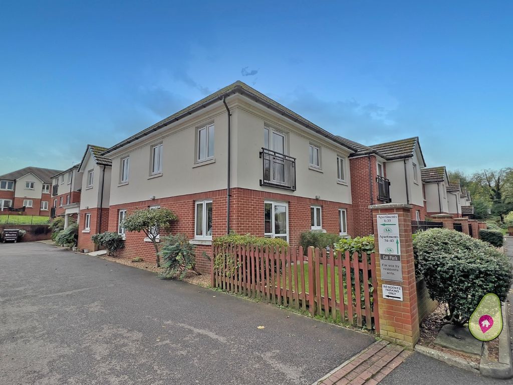 1 bed flat for sale in Sheppard Court, Chieveley Close, Tilehurst RG31, £80,000