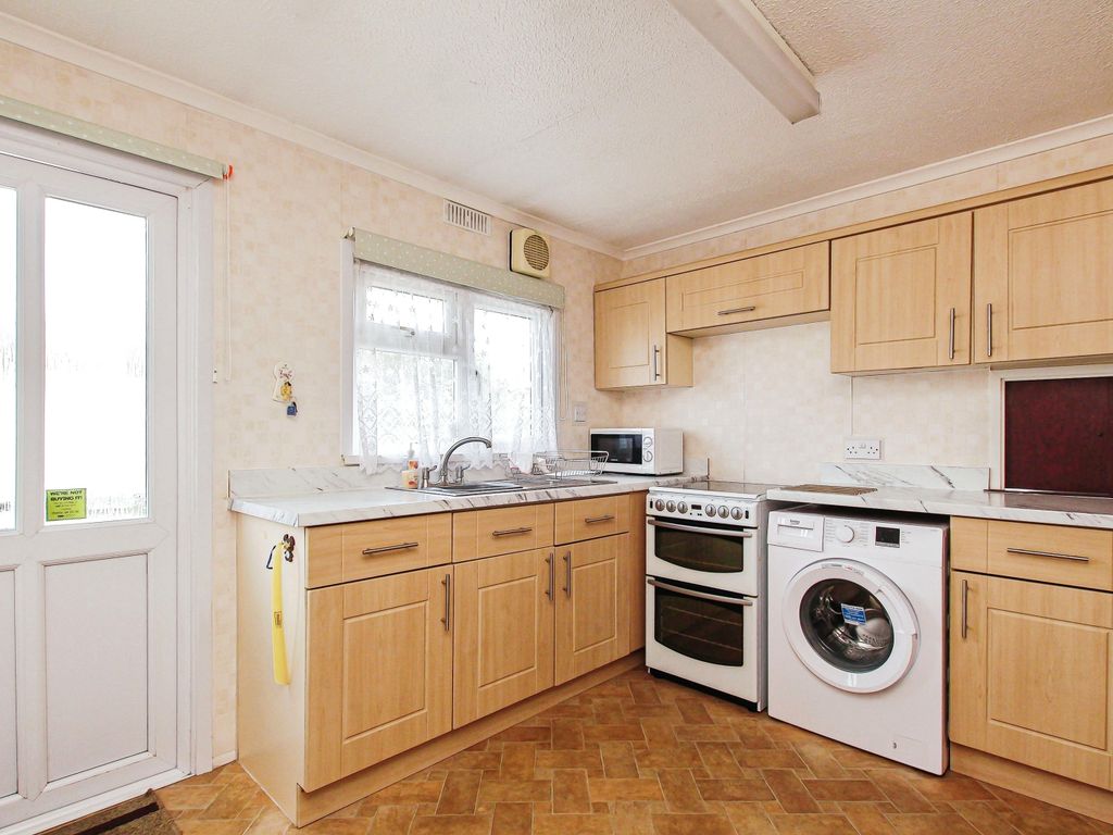 2 bed mobile/park home for sale in Evensford Walk, Bedwell Park, Witchford, Ely CB6, £100,000