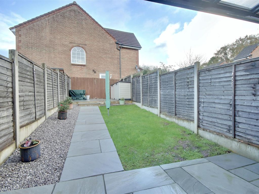 2 bed end terrace house for sale in Heyshott Gardens, Clanfield, Waterlooville PO8, £290,000