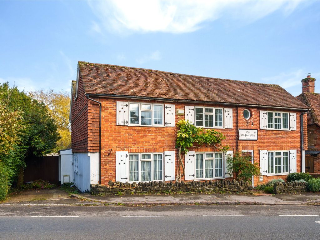 4 bed detached house for sale in Compton, Guildford GU3, £875,000