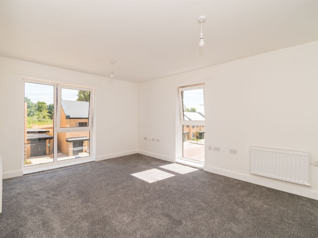 New home, 2 bed flat for sale in Starboard Way, Southampton SO16, £80,000