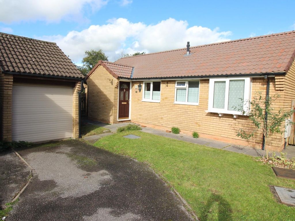 3 bed detached bungalow for sale in Swallow Park, Thornbury, Bristol BS35, £410,000