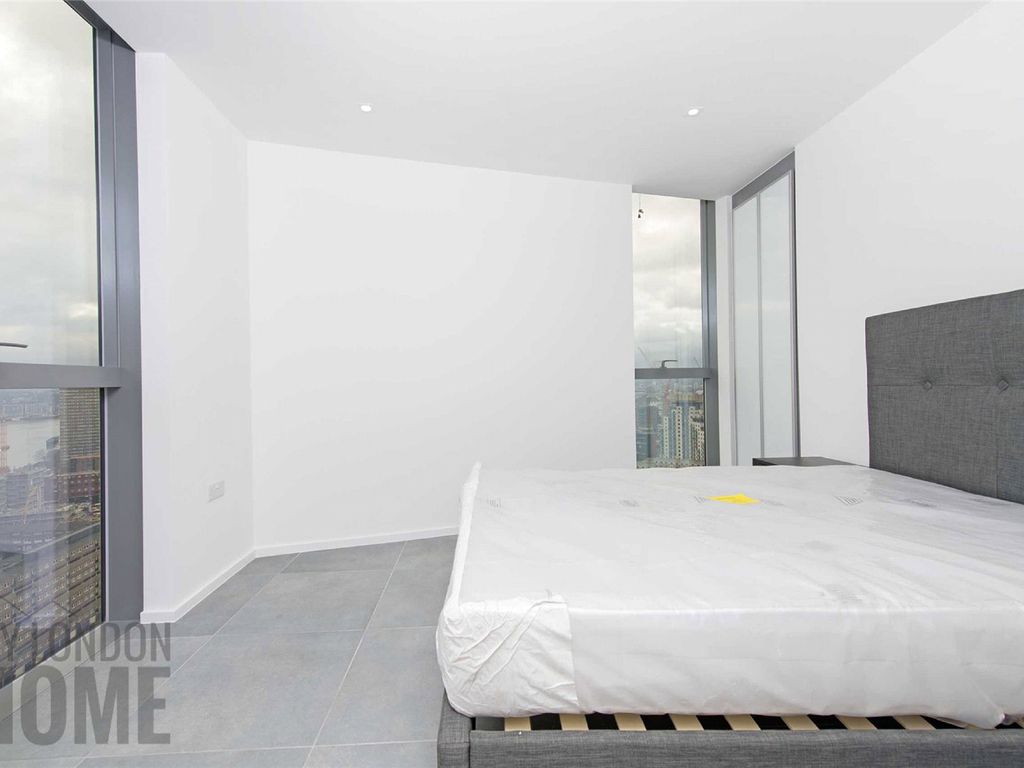 3 bed flat for sale in Dollar Bay Point, 3 Dollar Bay Place, Canary Wharf E14, £1,000,000