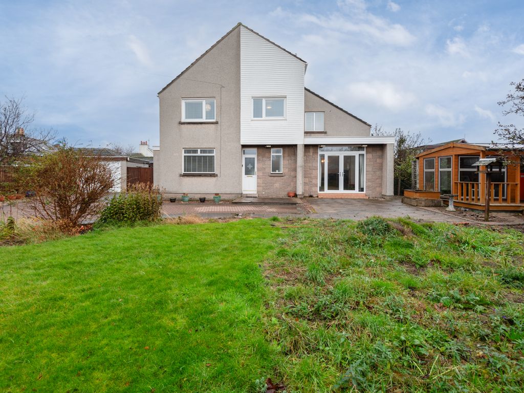 4 bed detached house for sale in Seaton Road, Arbroath DD11, £300,000