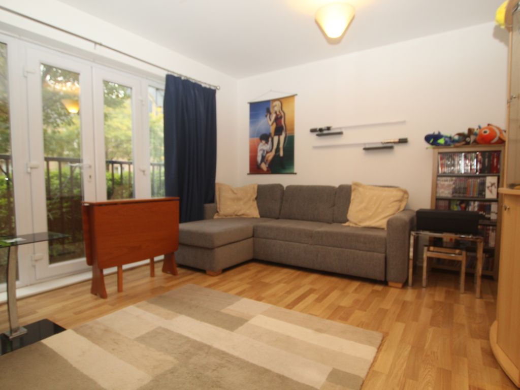 2 bed flat for sale in Chieftain Way, Cambridge CB4, £255,000