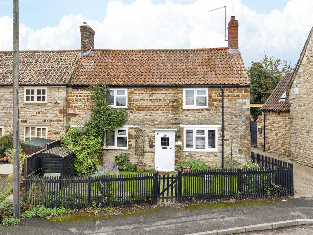 3 bed cottage for sale in Church Street, Isham NN14, £350,000