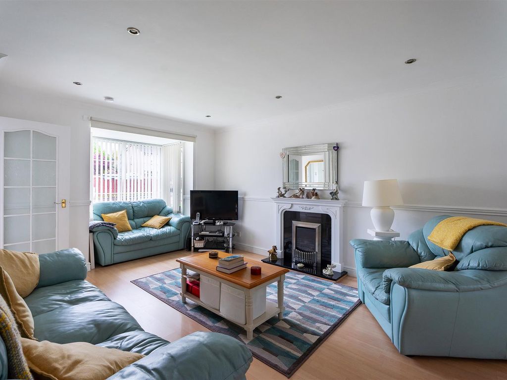 4 bed detached house for sale in Burnside Walk, Coatbridge ML5, £249,995