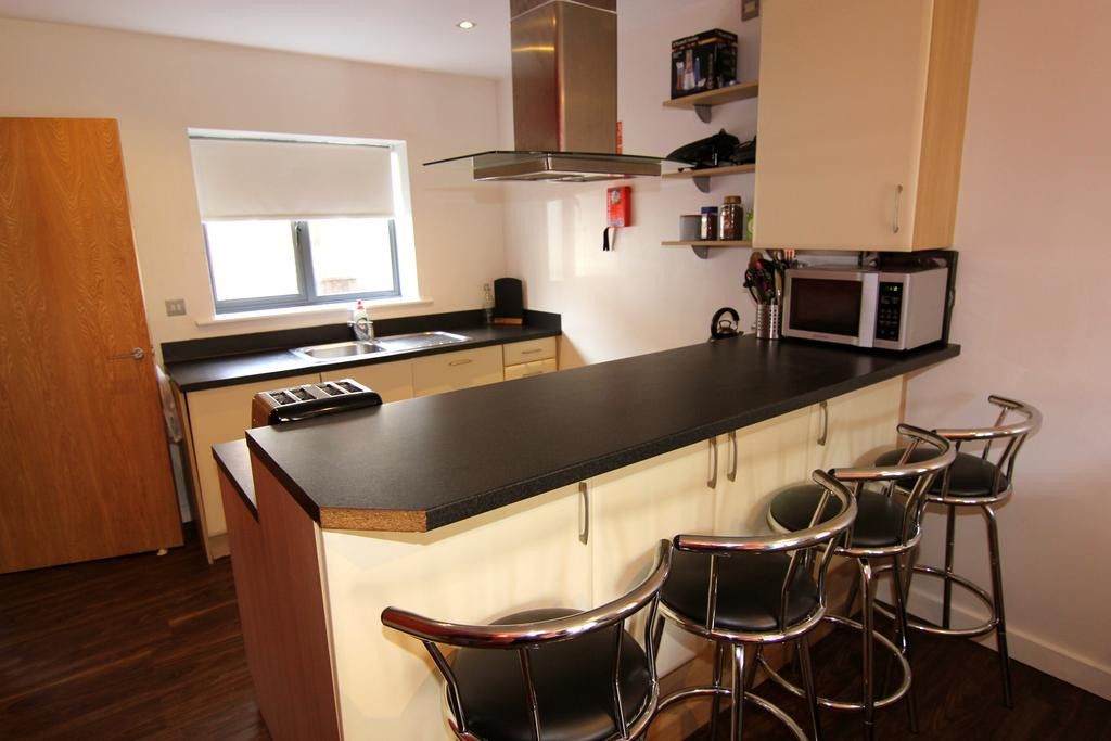 4 bed terraced house to rent in The Mews, Bentley Lane, Leeds LS6, £663 pppm