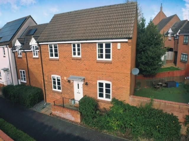3 bed property for sale in Clevedon Court, Daventry NN11, £280,000