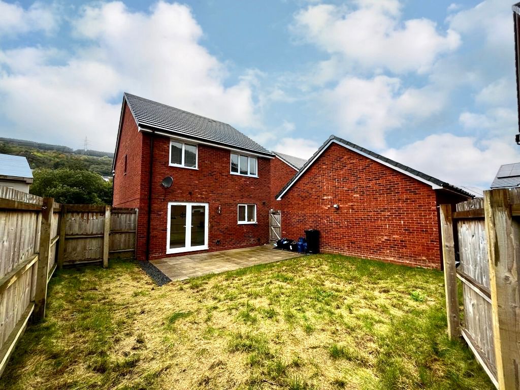4 bed detached house for sale in Kingfisher Crescent, Merthyr Vale, Merthyr Tydfil CF48, £290,000