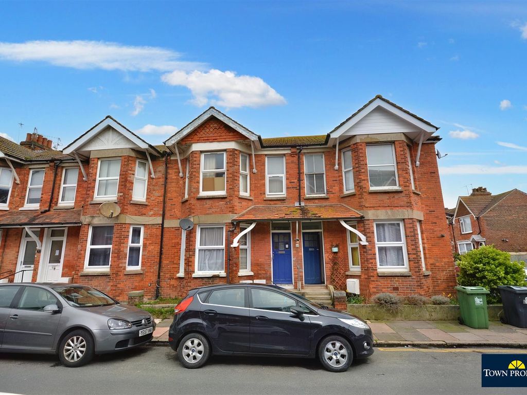 1 bed flat for sale in Belmore Road, Eastbourne BN22, £110,000