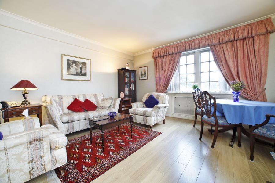 2 bed flat for sale in Troy Court, Kensington High Street W8, £1,200,000