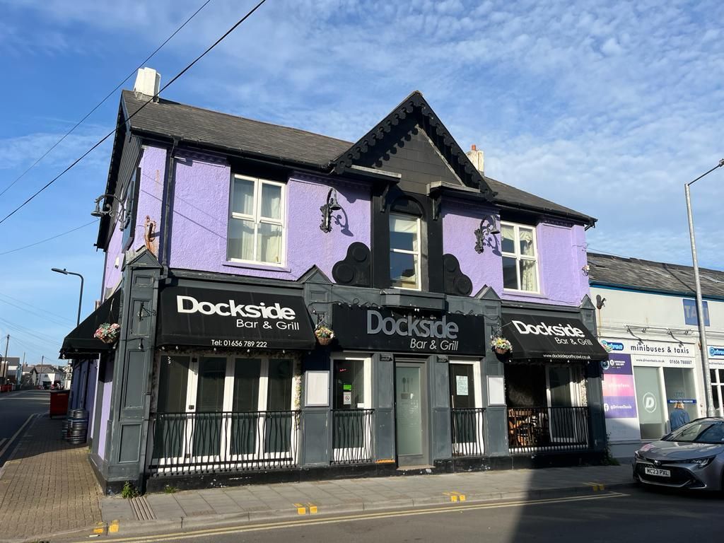 Retail premises to let in Cafe Bar/Restaurant & Premises, 2-4 Dock Street, Porthcawl CF36, £32,000 pa