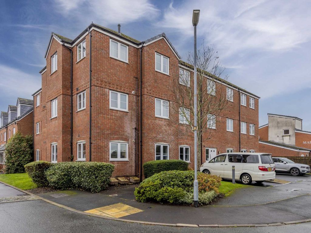 2 bed flat for sale in Madeley Court, Crewe CW3, £125,000