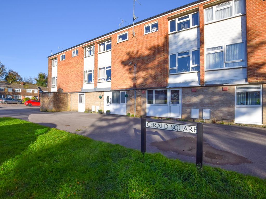 2 bed terraced house for sale in Gerald Square, Alton GU34, £219,950