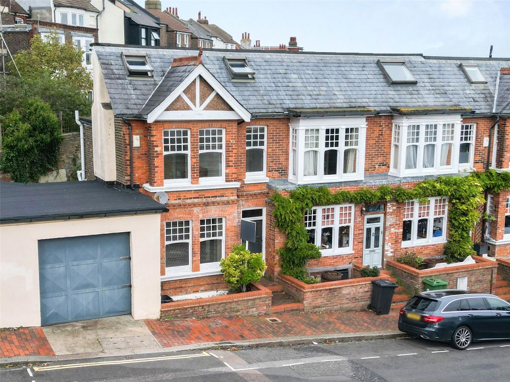 3 bed end terrace house to rent in The Drove, Brighton, East Sussex BN1, £1,895 pcm