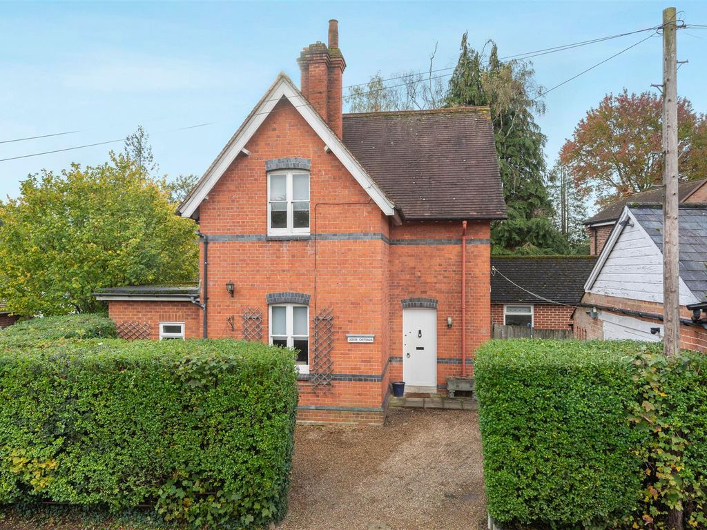 3 bed detached house for sale in Church Road, Sunningdale, Ascot SL5, £1,000,000