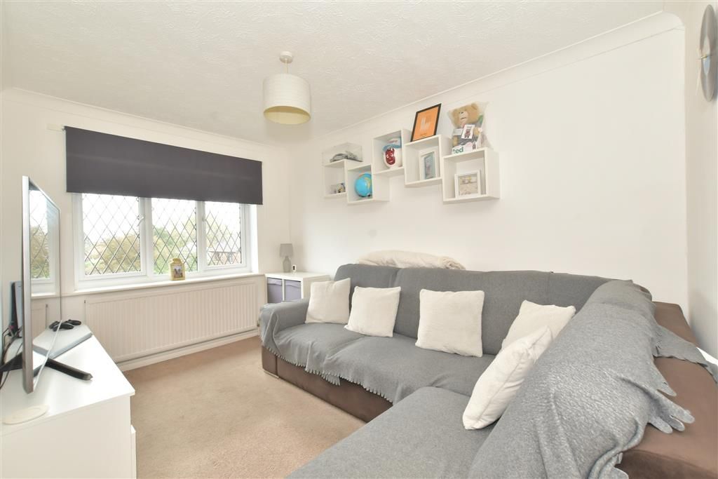 2 bed flat for sale in Satinwood Close, Bognor Regis, West Sussex PO22, £175,000