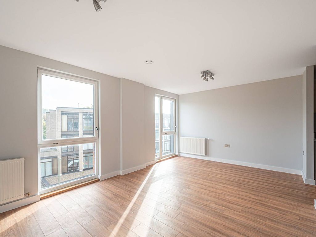 2 bed flat for sale in Goldfinch Court, Child's Hill, London NW11, £660,000